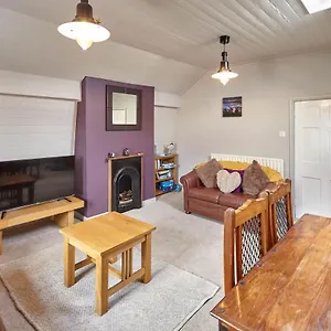 Host & - Leesholme Loft Apartment